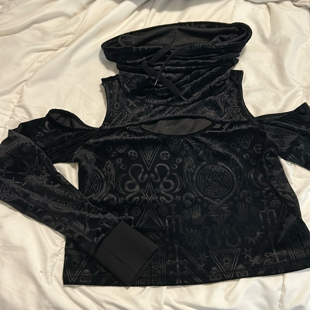 Killstar Cold Shoulder Cropped Shirt